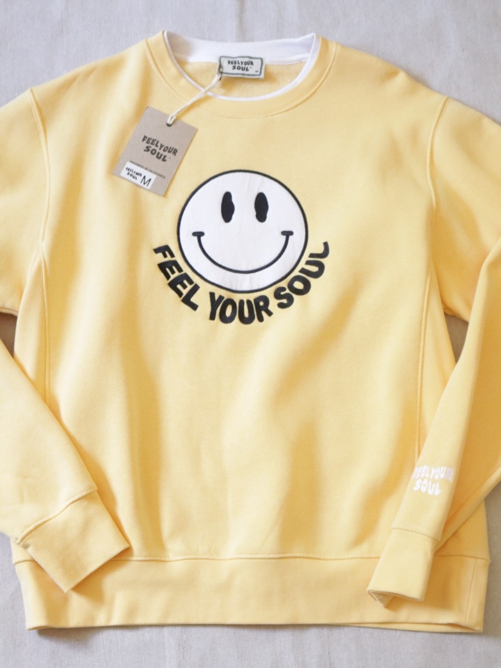 Feel Your Soul by Jacob Zander Hardcore Happy Smiley Sweatshirt Yellow Sz M NWT